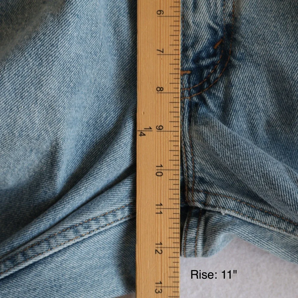 Vintage Levis 550 Relaxed Fit Tapered Leg Jeans Light Wash 29x34 Fits 27x33